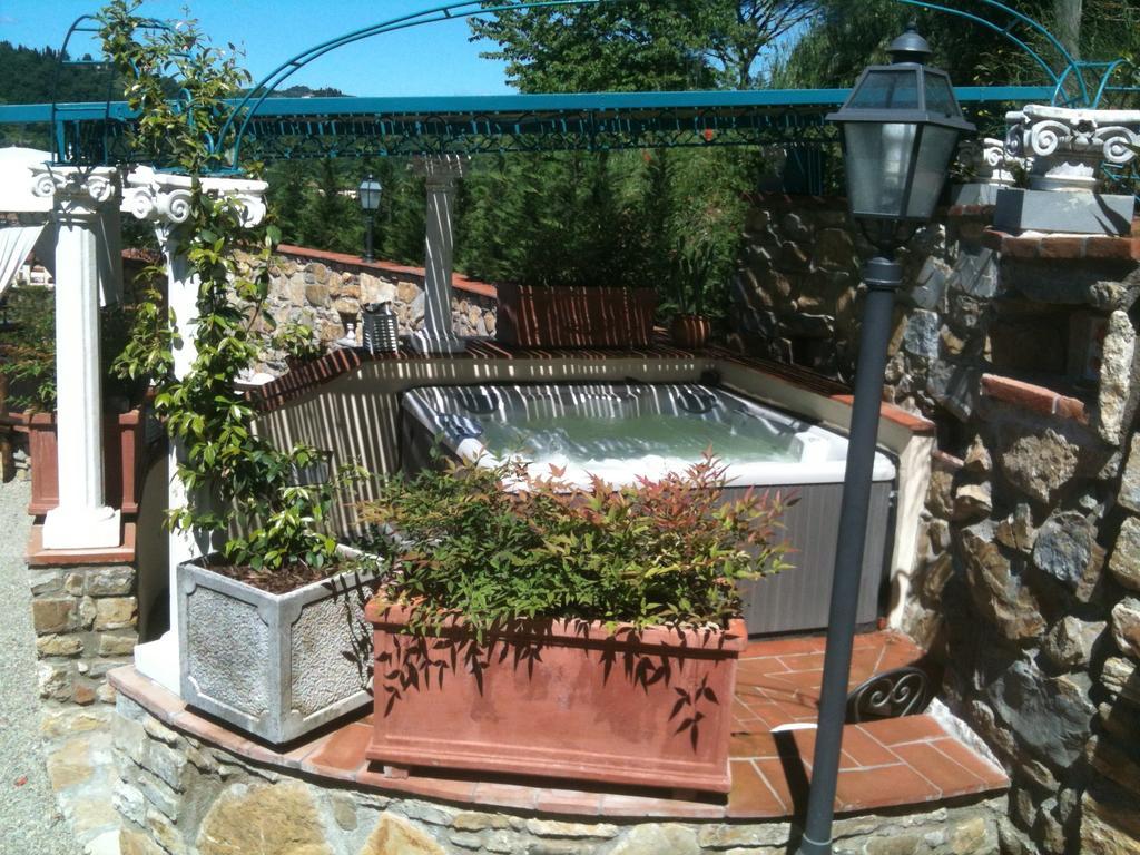 B&B Pino Del Capitano Dicomano Exteriör bild